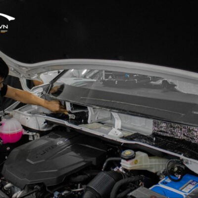 Tại sao cần dán cách âm khoang máy ô tô