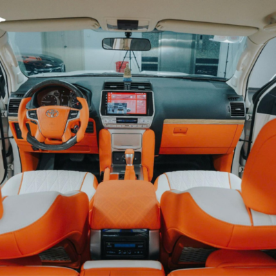 Tại sao chọn đổi màu nội thất xe Toyota Land Cruiser màu cam kem