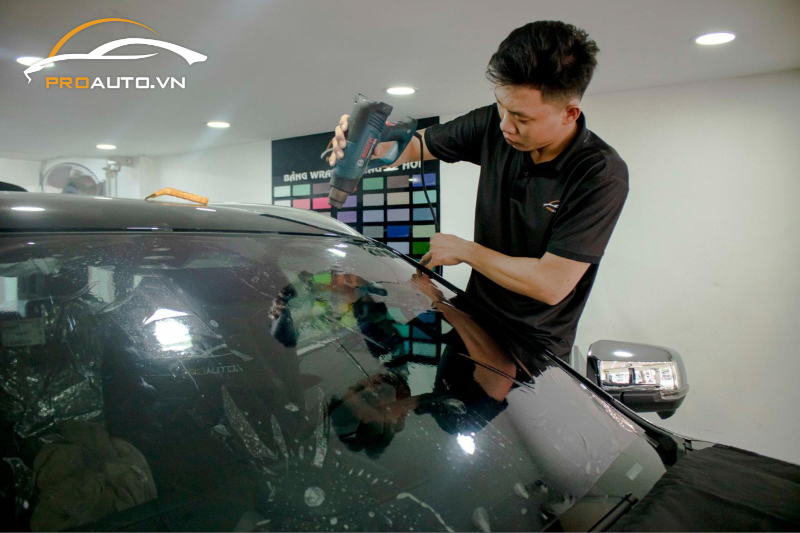 Tại sao nên dán phim cách nhiệt xe Vinfast Lux SA2.0?