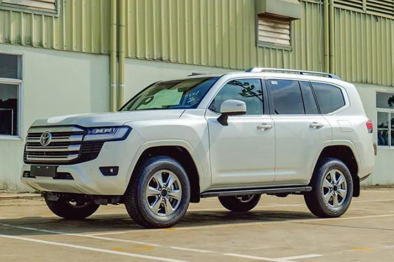 Thân xe Toyota Land Cruiser 300 2024 dài hơn so với bản tiền nhiệm