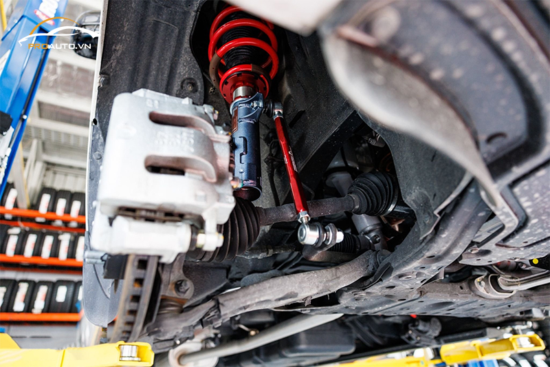 Thay phuộc và lò xo cho xe Kia Carnival