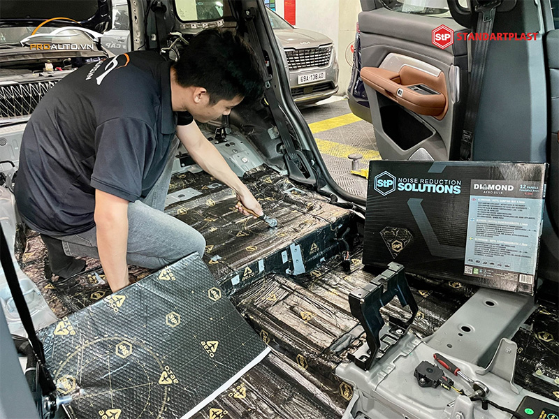 Thi công cách âm chống ồn cho ô tô tại PROAUTO.VN