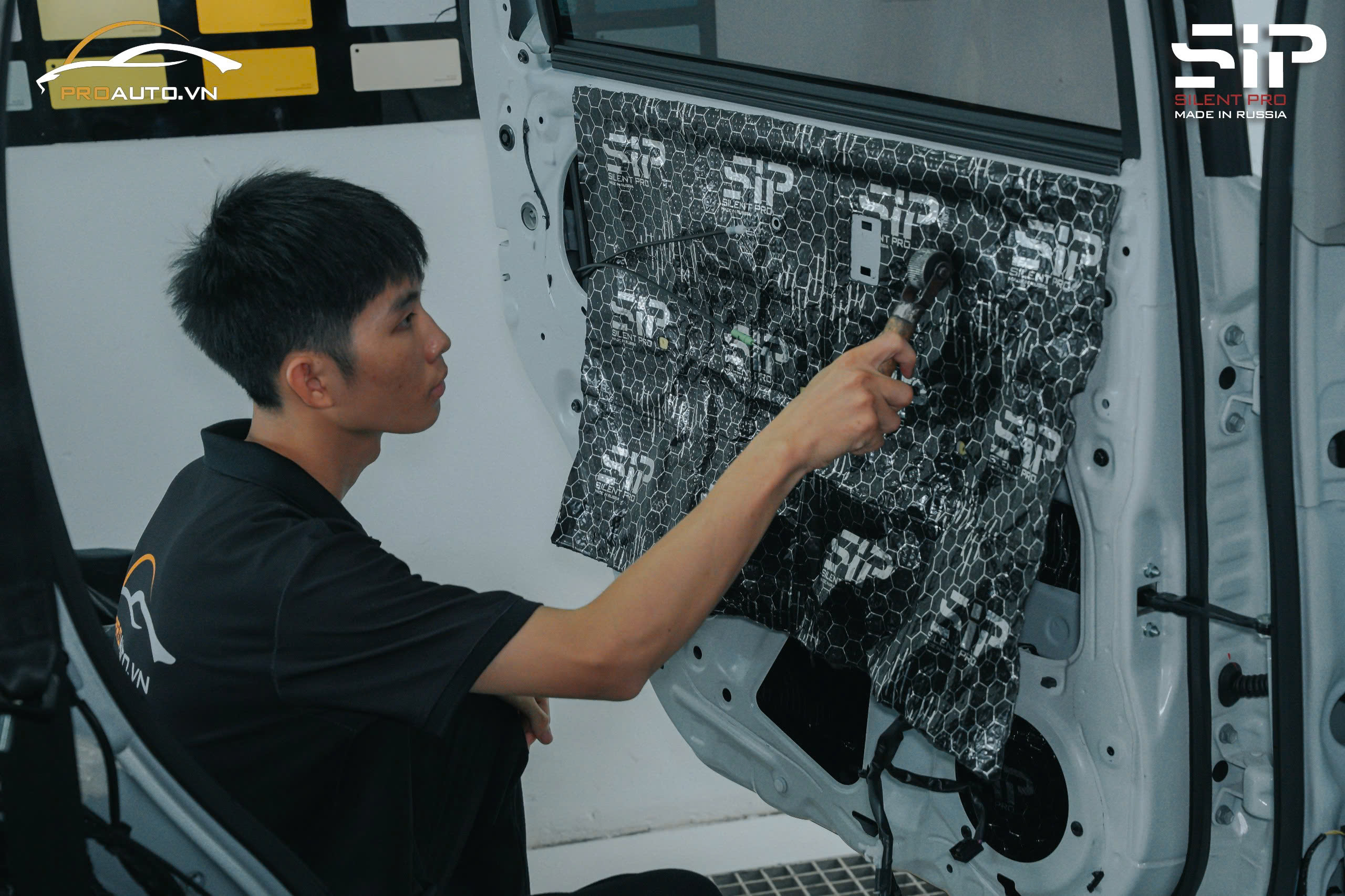 Thi công cách âm chống ồn Toyota Veloz Cross tại Trung tâm Proauto.vn