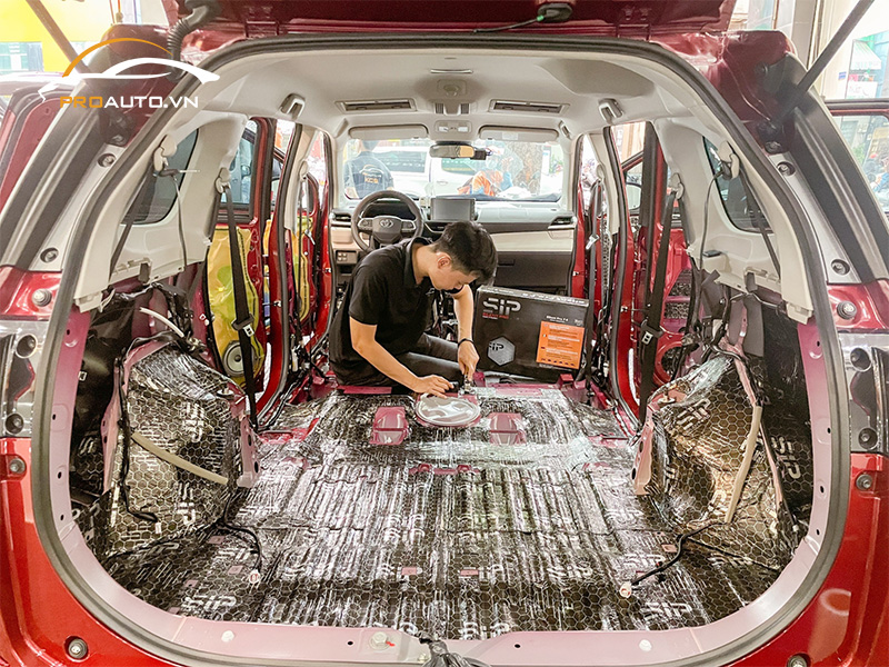 Thi công cách âm chống ồn xe hơi chuyên nghiệp tại Proauto.vn