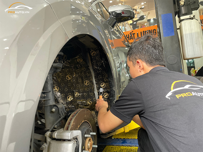 Thi công dán cách âm StP chuyên nghiệp tại PROAUTO/VN