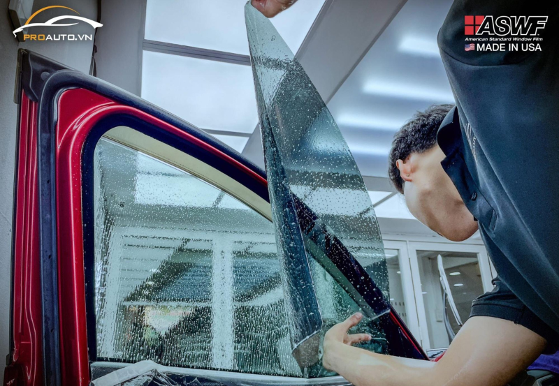 Thi công dán dán phim cách nhiệt xe Hyundai Palisade 