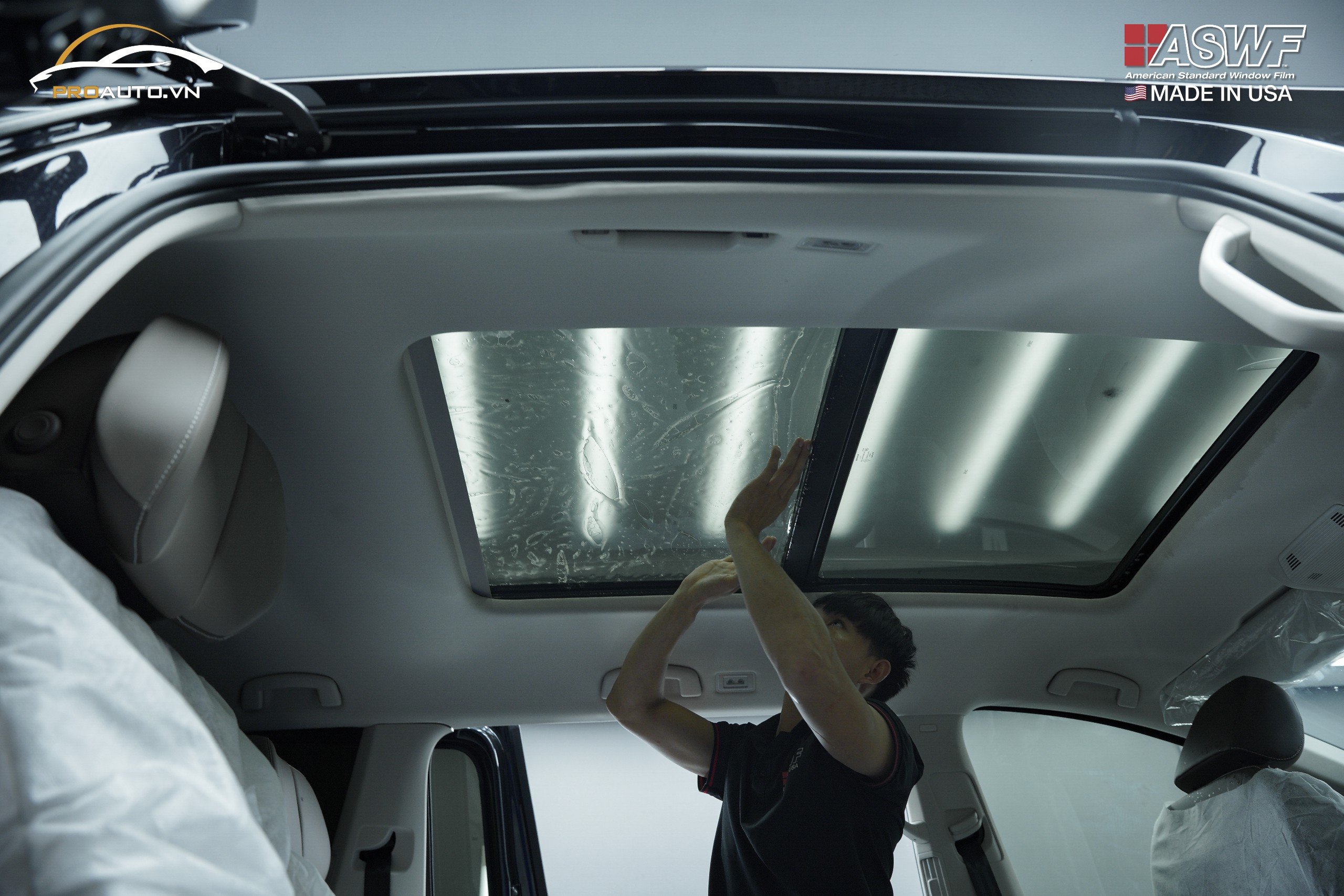 Thi công dán phim cách nhiệt cho xe Volkswagen Viloran