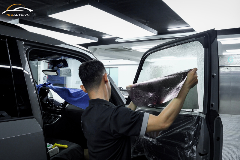 Thi công dán phim cách nhiệt Cool N Lite