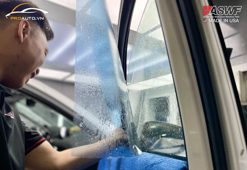 Thi công dán phim cách nhiệt xe Hyundai Palisade  