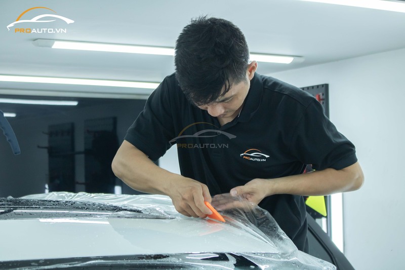 Thi công dán PPF cho ô tô chuyên nghiệp 