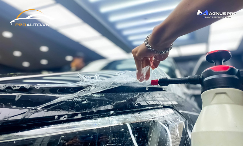 Thi công dán PPF ô tô tại PROAUTO.VN