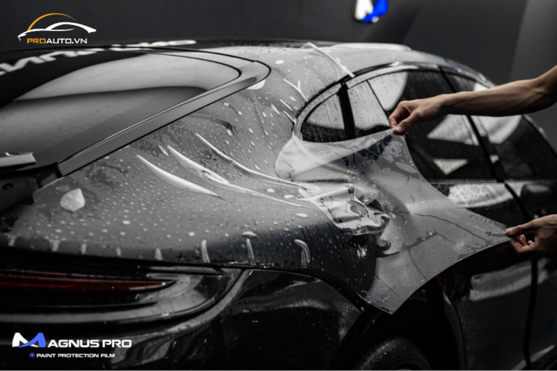 Thi công dán PPF xe hơi tăng giá trị cho xế hộp