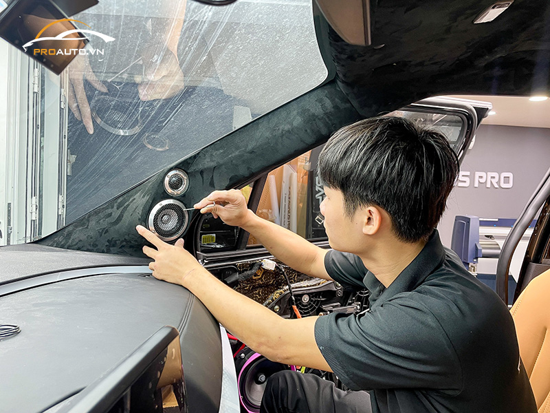 Thi công nâng cấp âm thanh cho xe Fortuner tại PROAUTO.VN