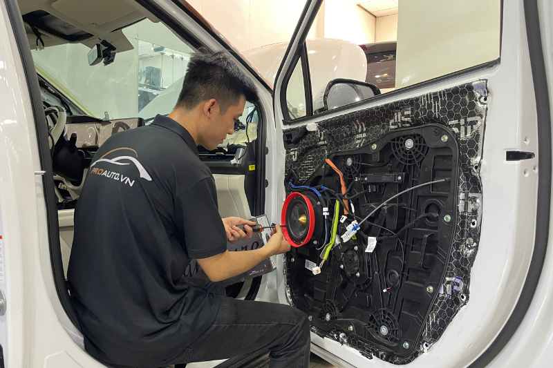 Thi công độ âm thanh xe hơi tại PROAUTO.VN