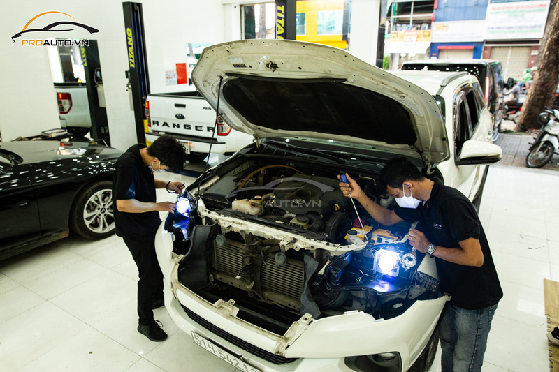 Thi công độ đèn xe ô tô tại ProAuto.vn 