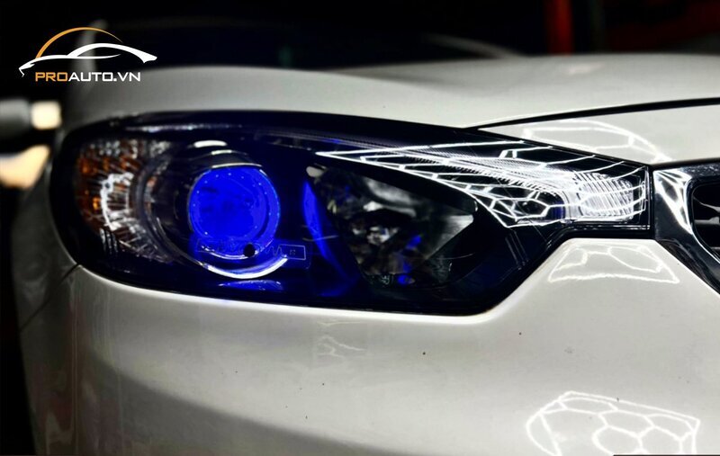 Thi công độ đèn xe ô tô tại ProAuto.vn