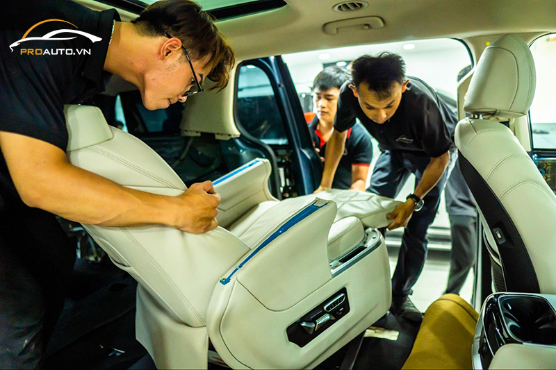 Thi công độ ghế Limousine Kia Carnival tại PROAUTO.VN