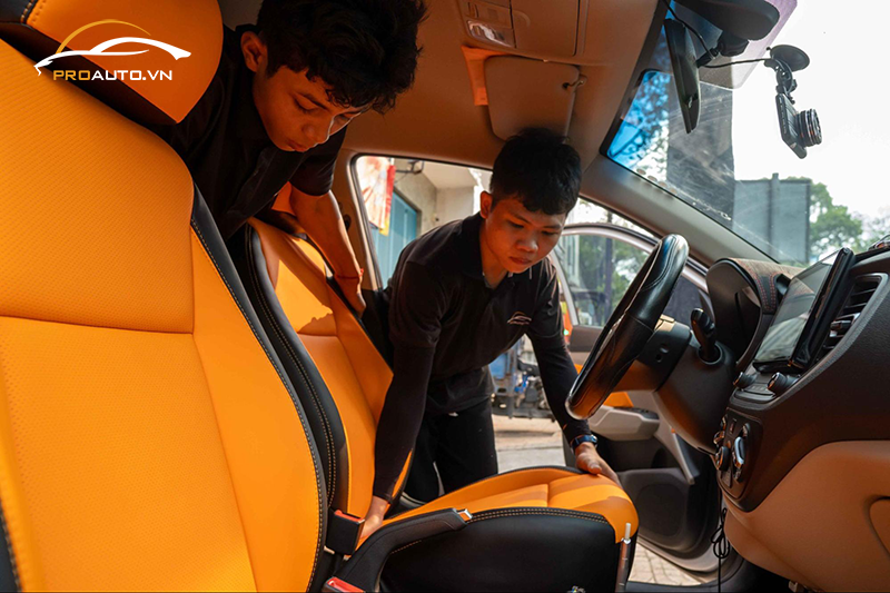 Thi công độ ghế Limousine Kia Carnival  uy tín