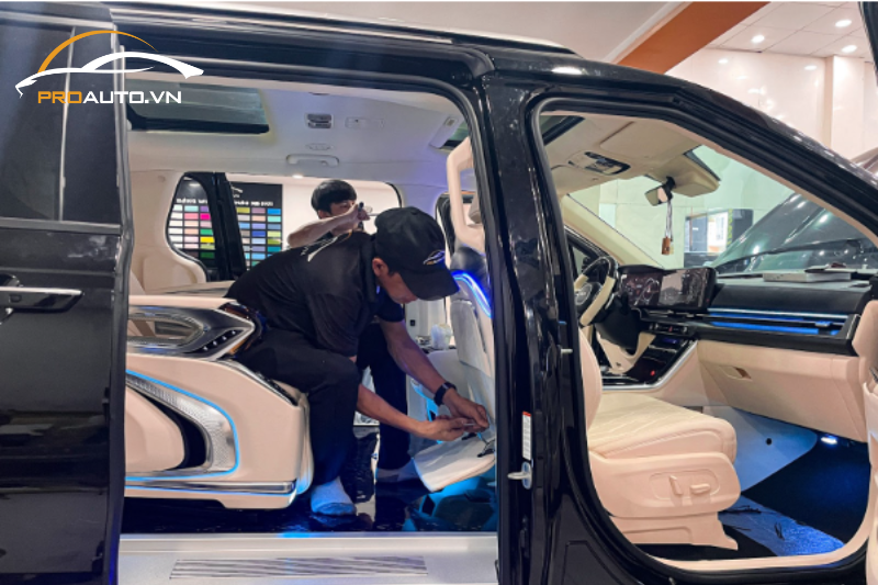 Thi công độ ghế Limousine Mercedes V250 tại PROAUTO.VN