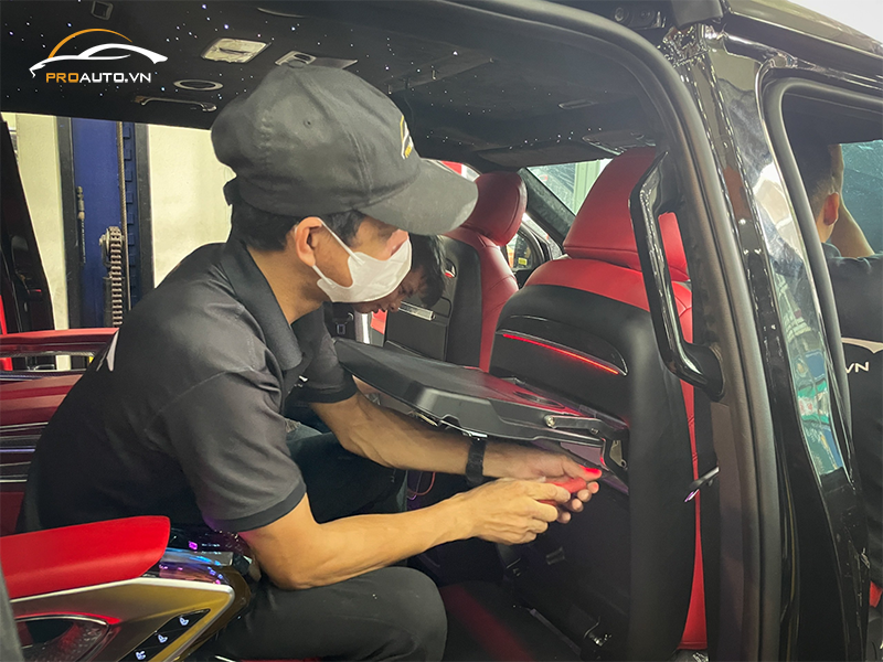 Thi công độ ghế Limousine tại PROAUTO.VN 