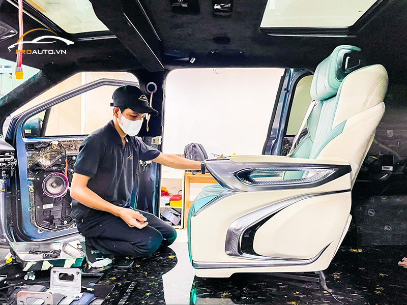 Thi công độ ghế Limousine xe Sedona