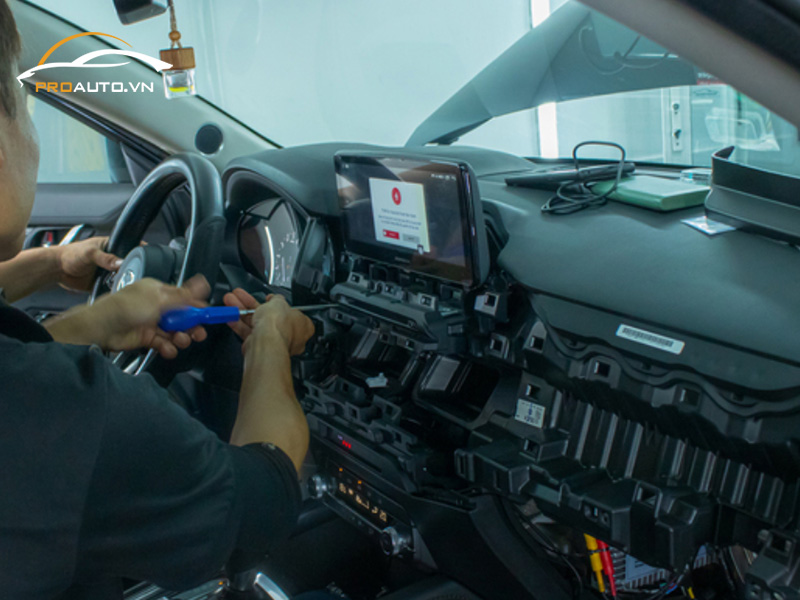 Thi công độ màn hình oto Gotech uy tín, chất lượng tại PROAUTO.VN