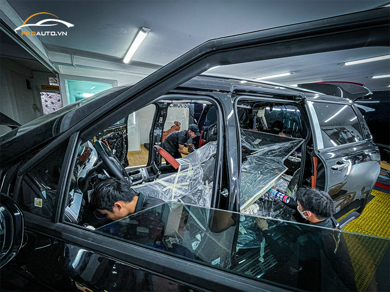 Thi công độ sàn ô tô Limousine tại PROAUT.VN