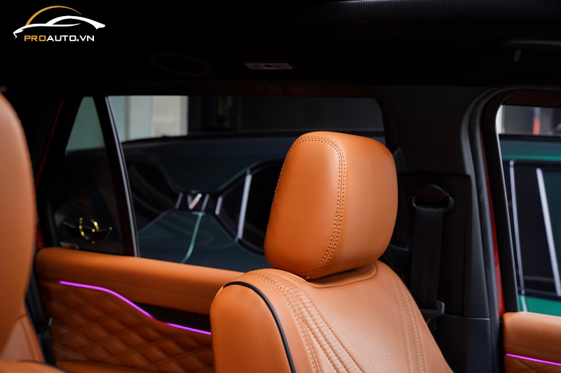 Thi công đổi màu nội thất Ford Everest hiện đại