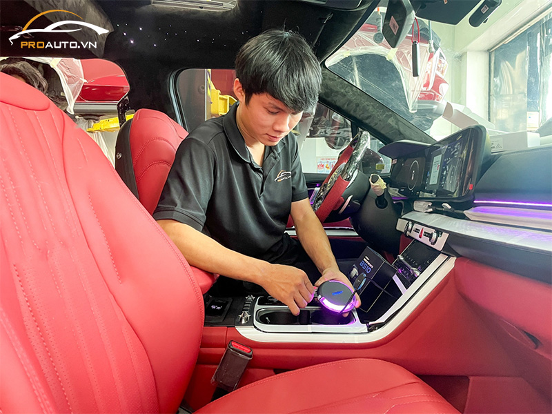 Thi công lắp Android Box ô tô tại PROAUTO.VN