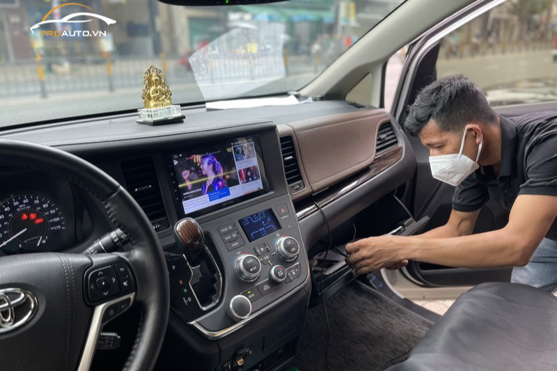 Thi công lắp đặt màn hình Bravigo tại PROAUTO.VN