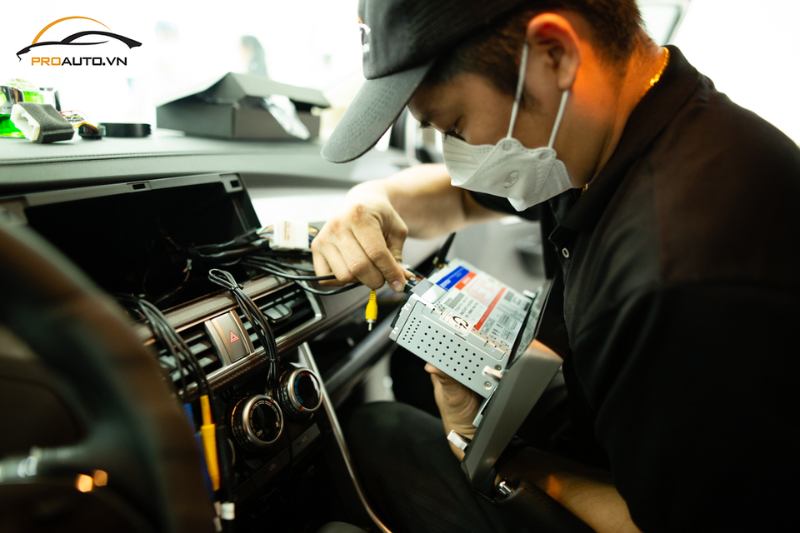 Thi công lắp đặt màn hình Zestech chính hãng