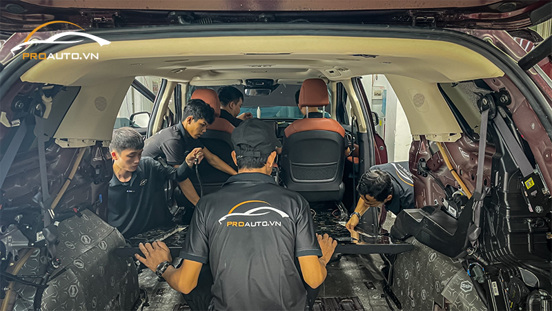 Thi công nâng cấp sàn xe ô tô tại PROAUTO.VN