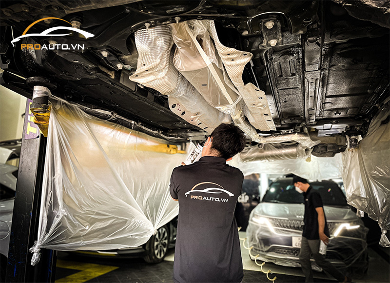 Thi công phủ gầm cho xe ô tô uy tín tại PROAUTO.VN