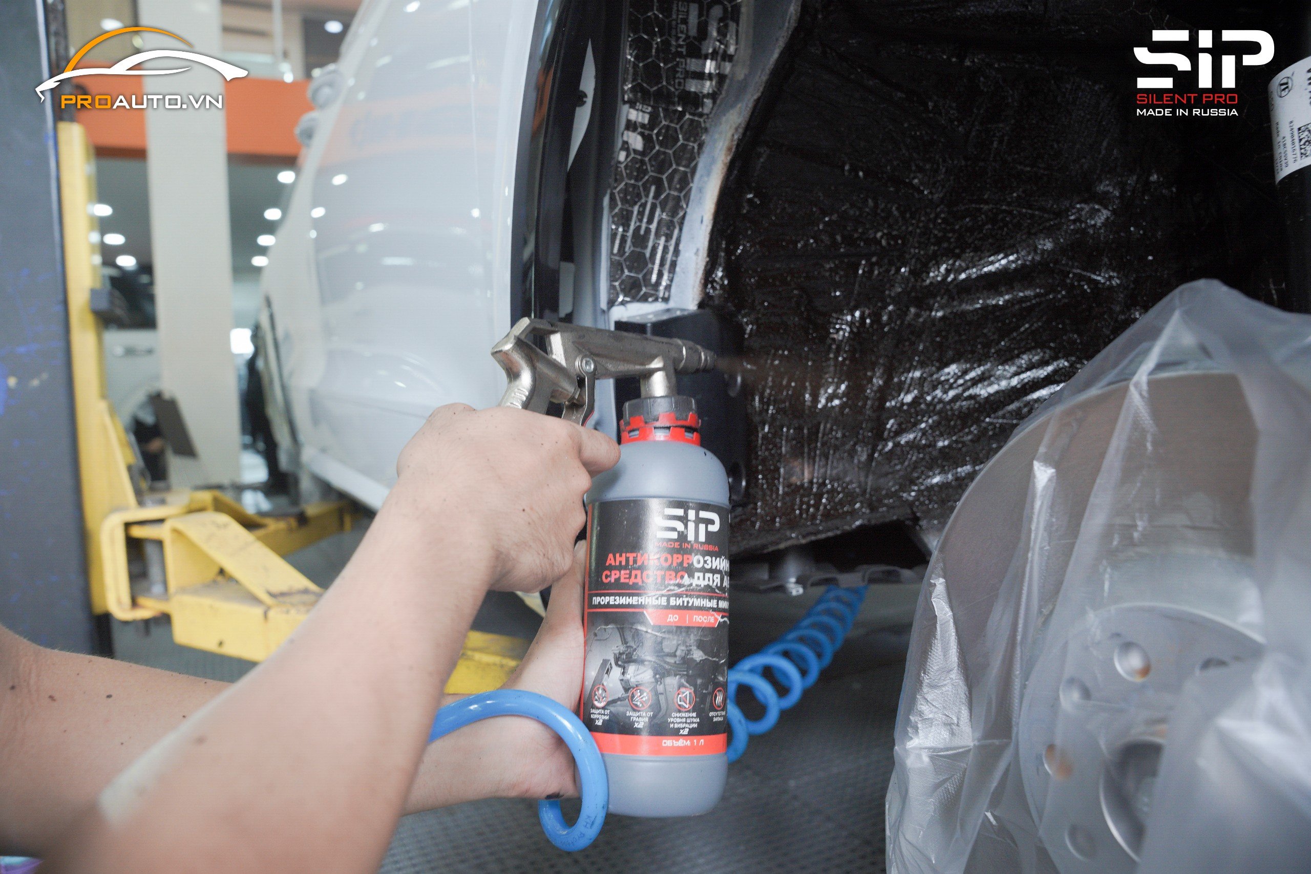 Thi công phủ gầm cho xe Volkswagen Viloran