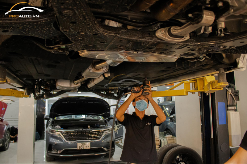 Phủ gầm xe Hyundai Custin - Ảnh 2