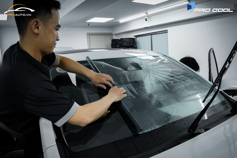 Thương hiệu Pro Cool dán phim cách nhiệt xe Nissan Almera