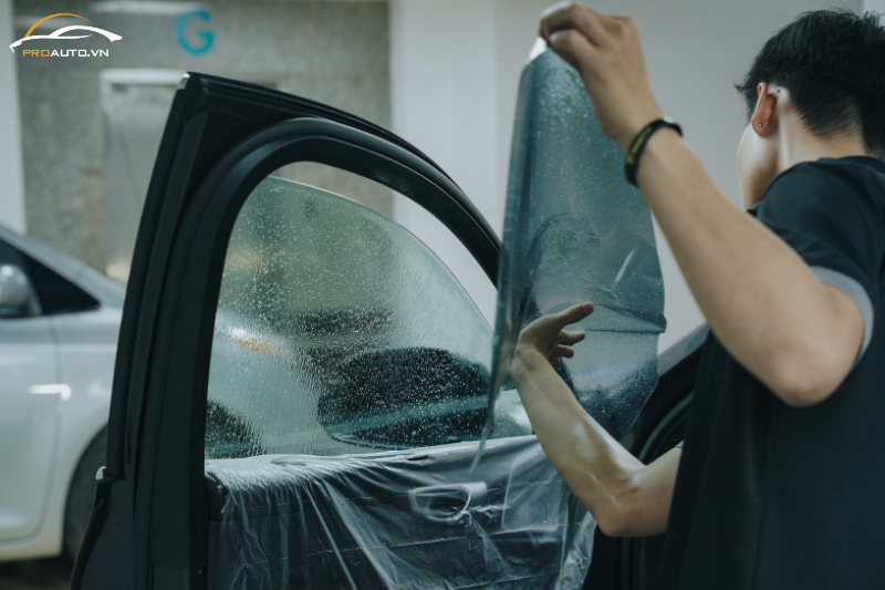 Tin dùng thương hiệu 3M dán phim cách nhiệt xe Nissan Almera