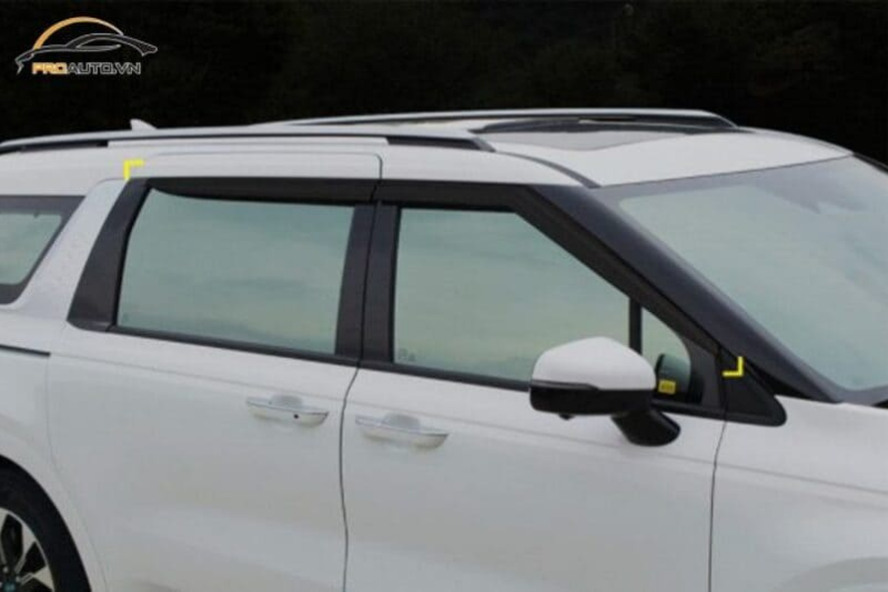 Vè che mưa Kia Carnival