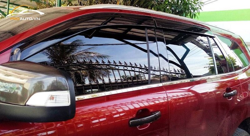 Vè che mưa xe Ford Everest