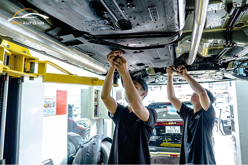 Vì sao cần nâng gầm Kia Carnival?