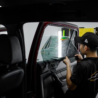 vi sao nen dan phim cach nhiet xe ford everest 1