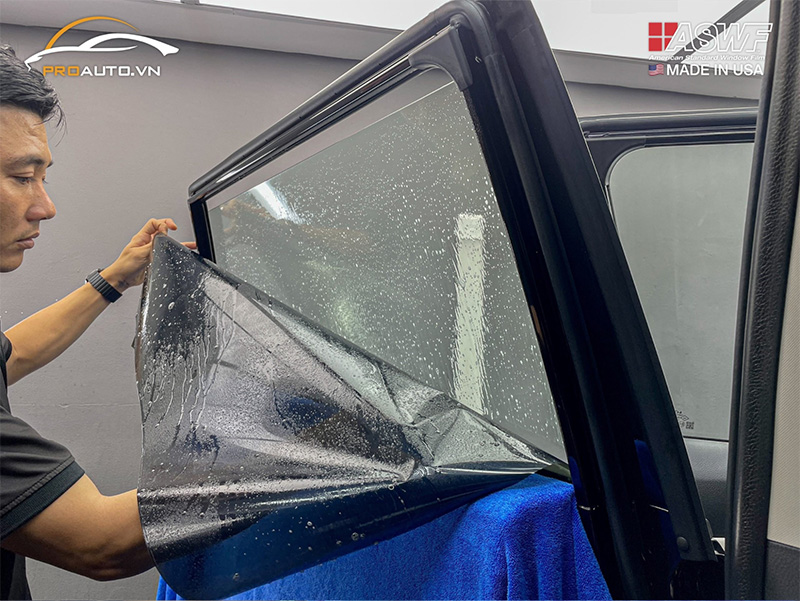 Vì sao nên dán phim cách nhiệt xe Hyundai Custin?