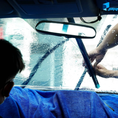 Vị trí kính lái dán phim cách nhiệt xe Kia Rondo