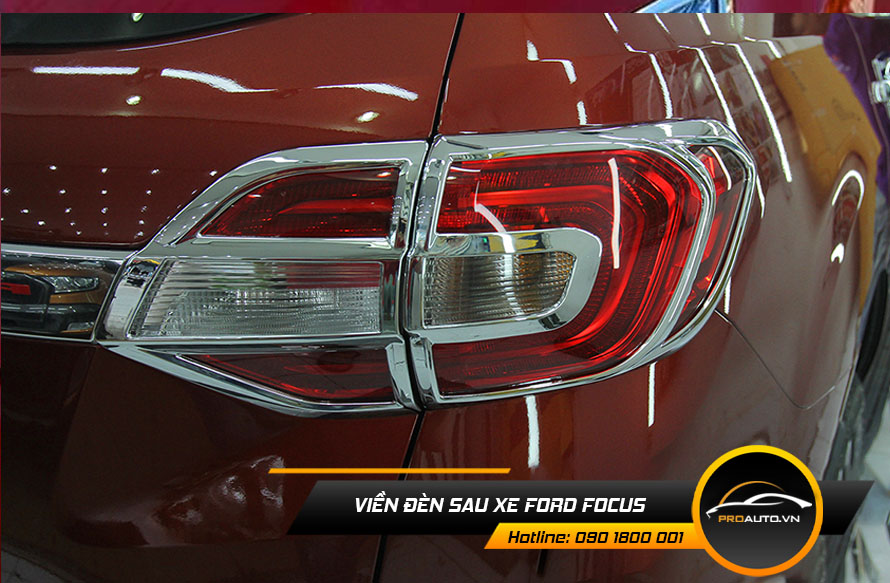Viền đèn sau xe Ford Focus