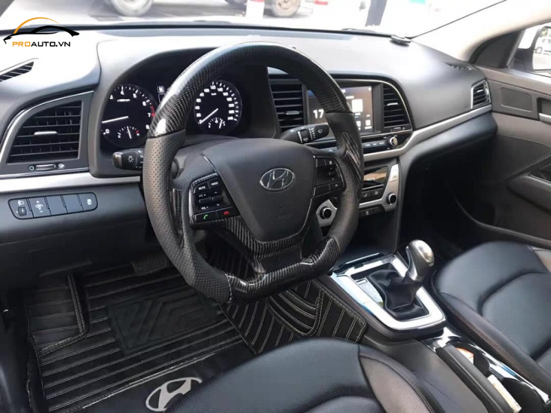 Vô lăng Carbon là gì?