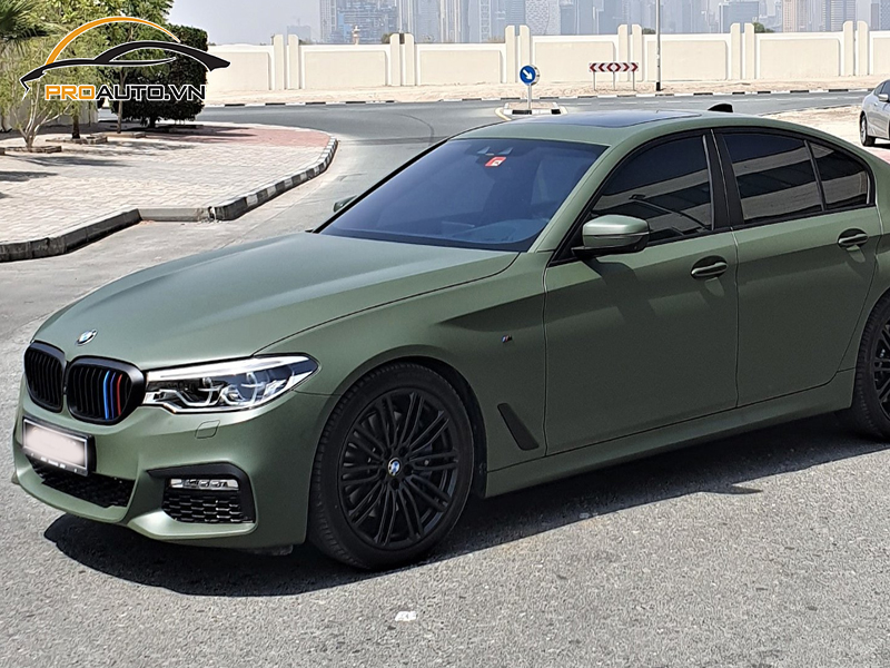 Dán wrap đổi màu xe BMW Series 5