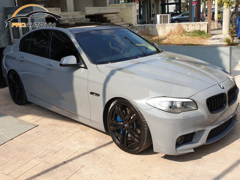 Dán wrap đổi màu xe BMW Series 5