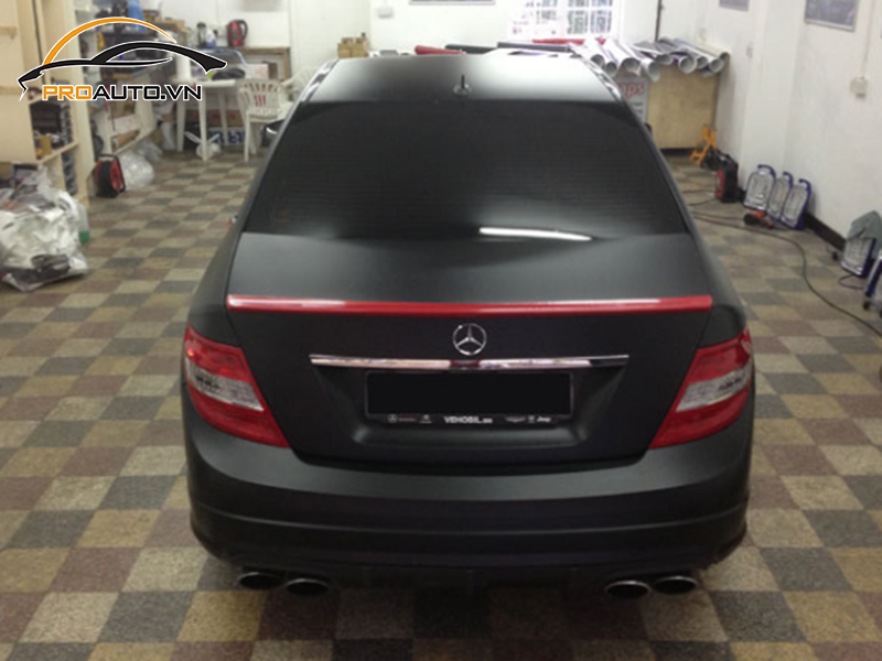 Dán wrap đổi màu xe Mercedes C-Class