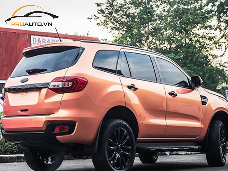 Dán wrap đổi màu xe Ford Everest