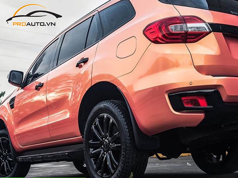 Dán wrap đổi màu xe Ford Everest